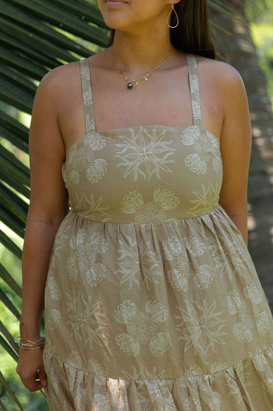 Mauna Kahālāwai in Destinee Maxi Dress