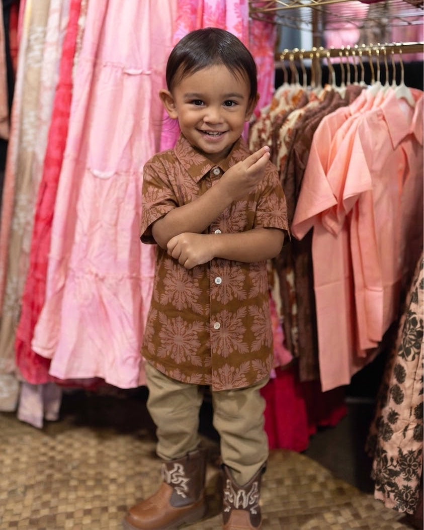 ʻUlu Kapa Kuiki Koa in Kamalu Aloha Shirt (Keiki)