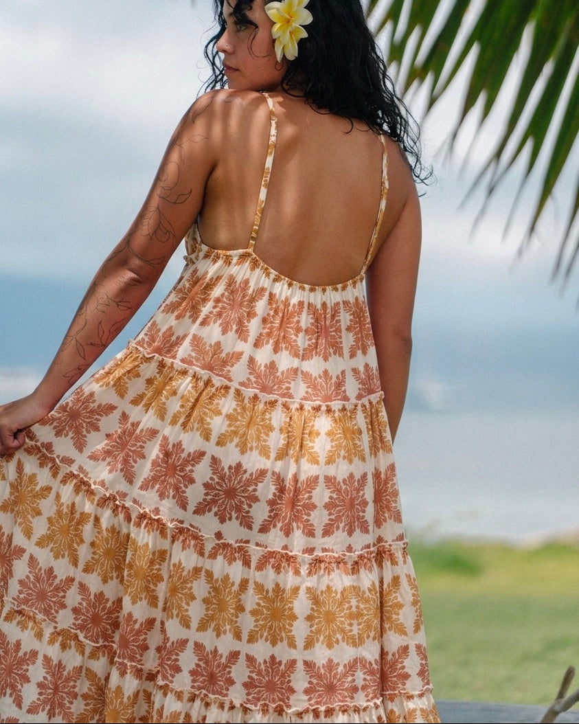 ʻUlu Kapa Kuiki Sunset in Sofia Dress