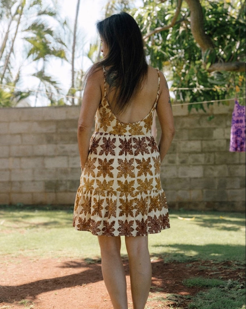ʻUlu Kapa Kuiki Sunset in Auliʻi Dress